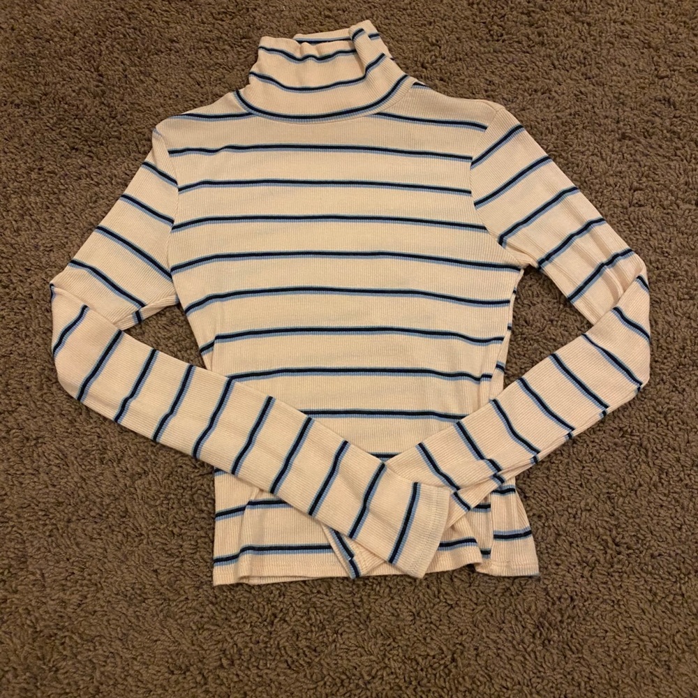 Sky and Sparrow turtle neck